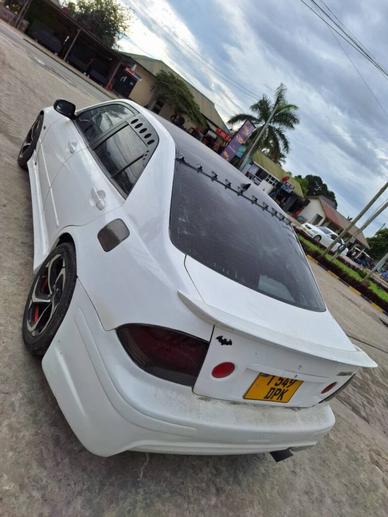 Magari Altezza 2002 lipo Dar es Salaam