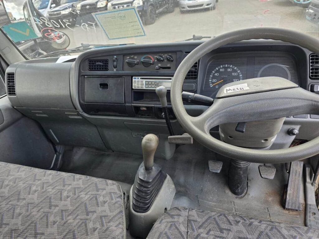 Magari Used Mitsubishi Canter 1998 Dar es Salaam Tanzania