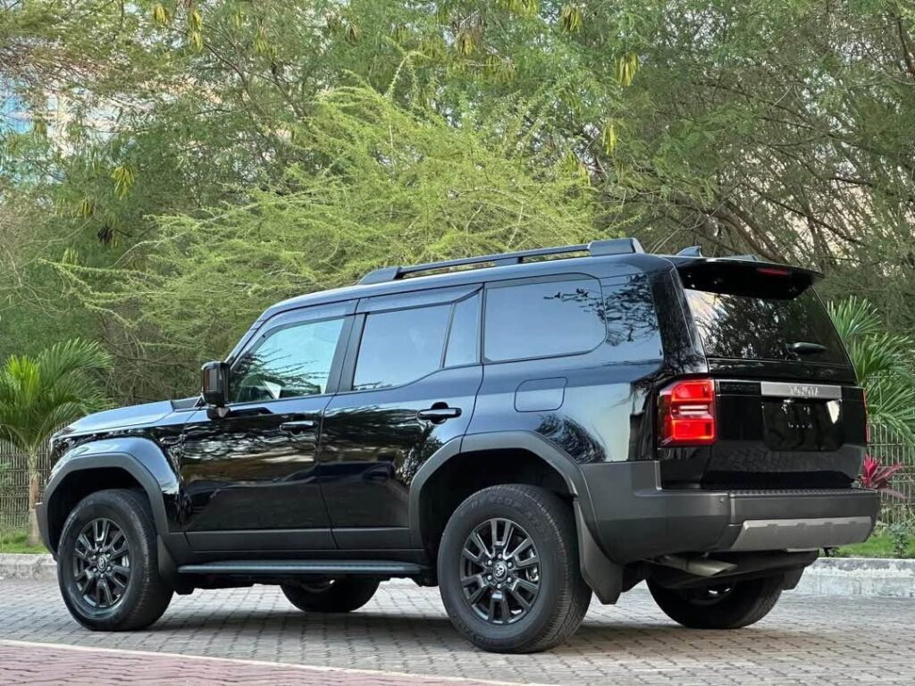 Toyota Land Cruiser Prado bei poa sokoni Dar es Salaam Tanzania