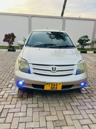 Bei Ya Toyota IST 2005 Sokoni Dar es Salaam Tanzania