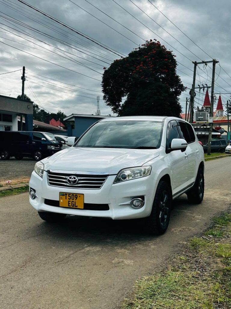 Toyota Vanguard bei poa sokoni Dar es Salaam Tanzania