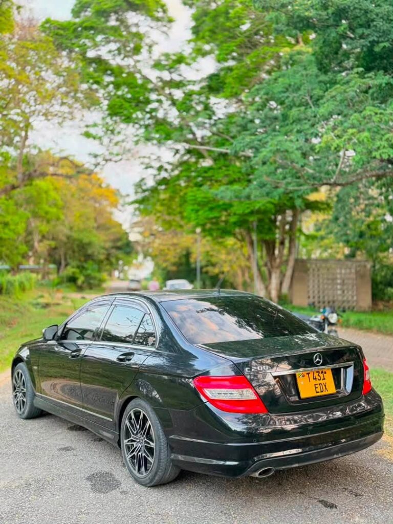 Magari Sokoni Benz C-Class ya Bei Poa 2010