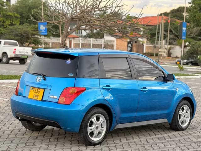Magari IST 2002 lipo Dar es Salaam