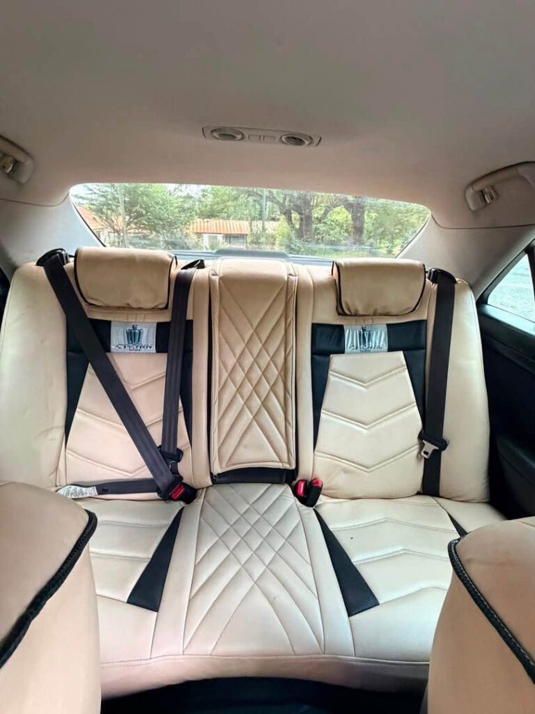 Toyota Crown bei poa sokoni Dar es Salaam Tanzania