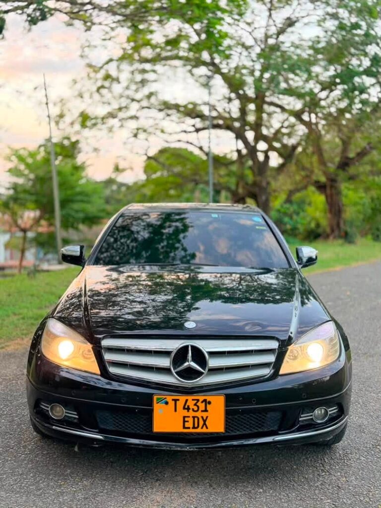 Benz C-Class bei poa sokoni Dar es Salaam Tanzania