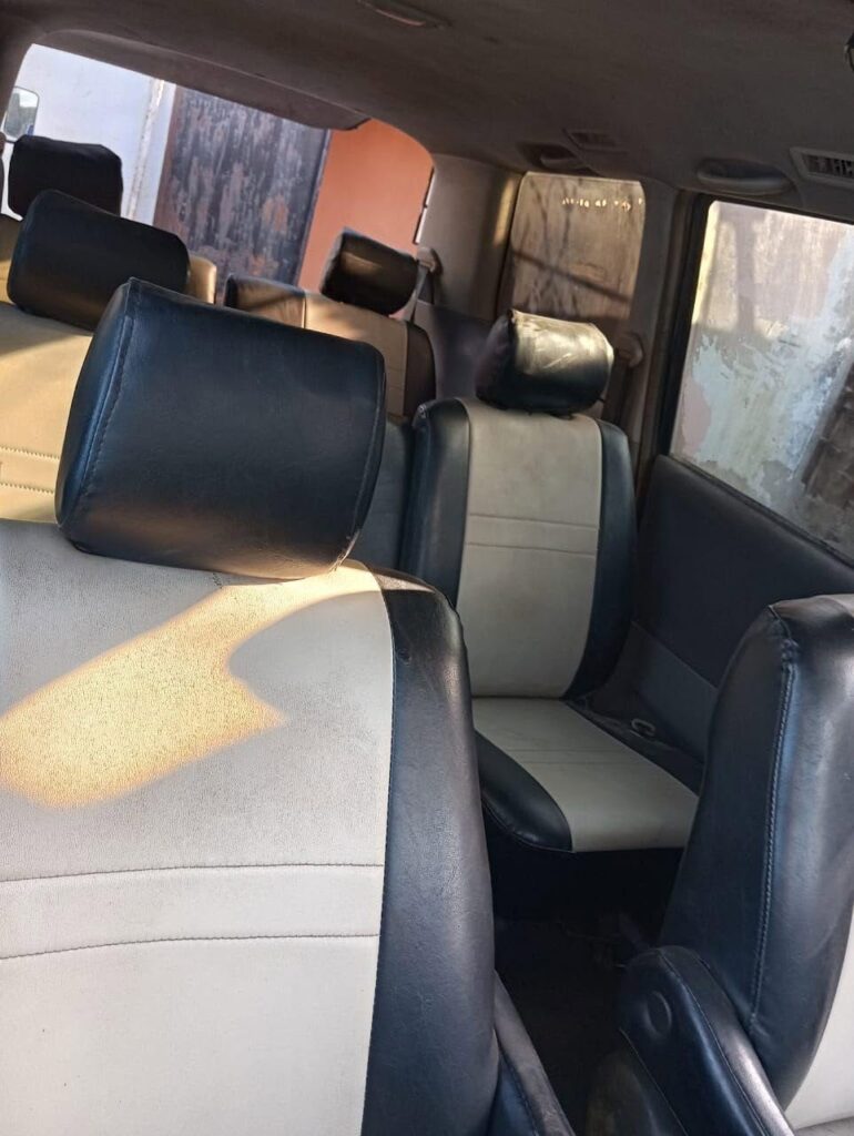 Toyota Voxy bei poa sokoni Dar es Salaam Tanzania