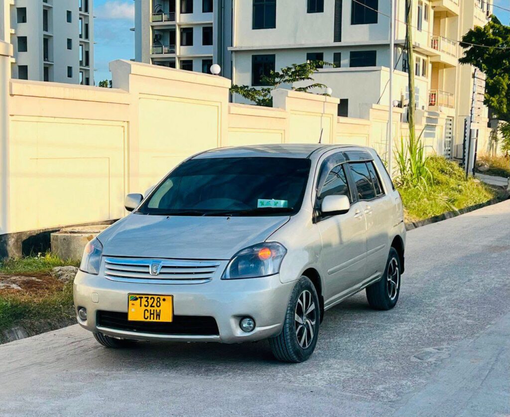 Magari Sokoni Toyota Raum ya Bei Poa 2005