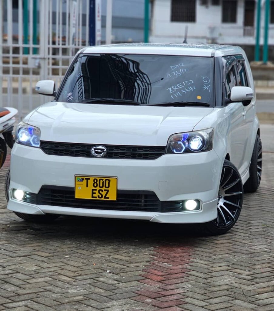 Magari Sokoni Toyota Rumion ya Bei Poa 2012