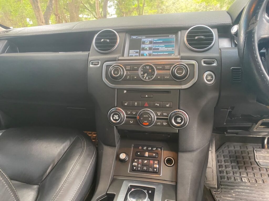 For Sale Land Rover Discovery 4 2013 in Dar es Salaam