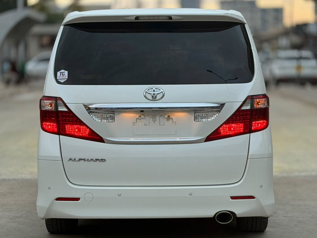 Toyota Alphard 2023 for Sale in Dar es Salaam