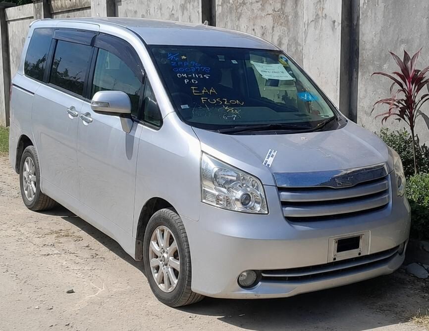 Price Of Toyota Noah 2009 for Sale in Tanzania