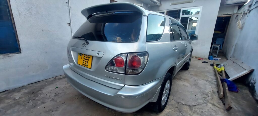 Price Of Toyota Harrier 2002 for Sale in Tanzania