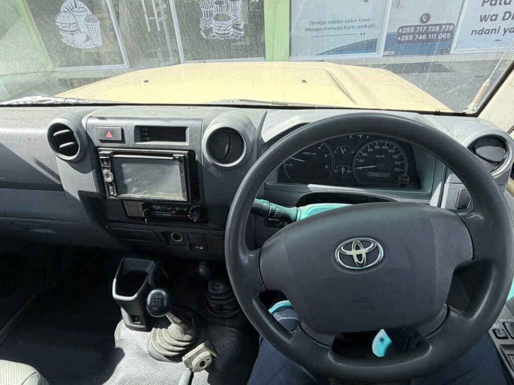Toyota Land Cruiser 79 Pickup 2014 for Sale in Dar es Salaam