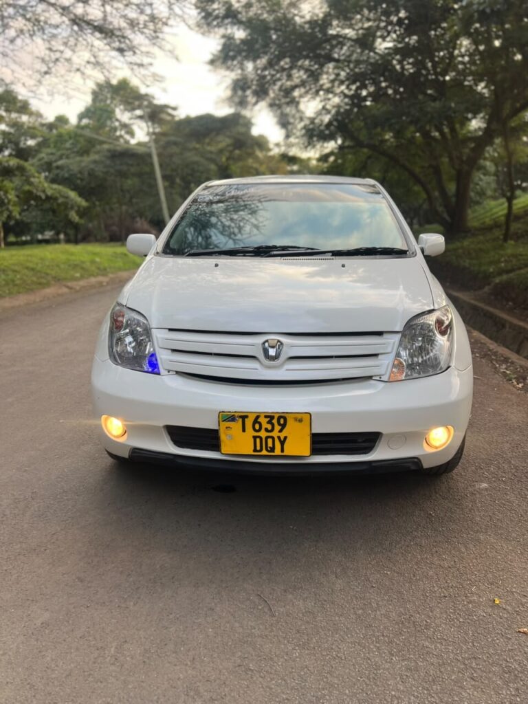Toyota IST bei poa sokoni Arusha Tanzania