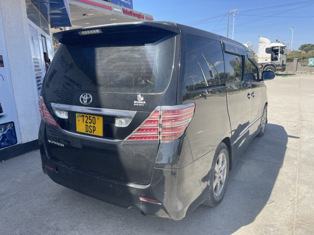 Toyota Alphard bei poa sokoni Dodoma Tanzania