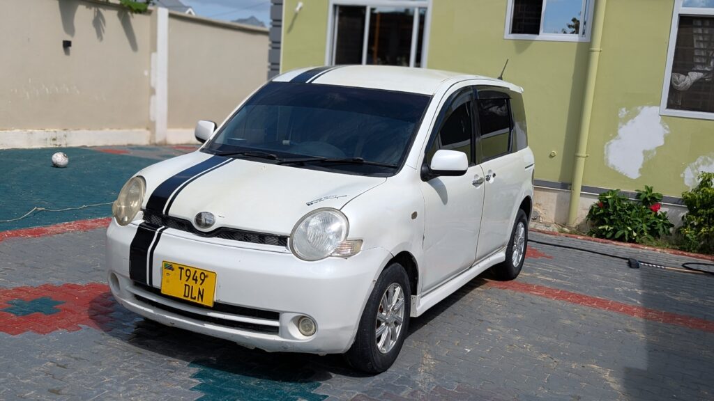Toyota Sienta 2005 for Sale in Dar es Salaam