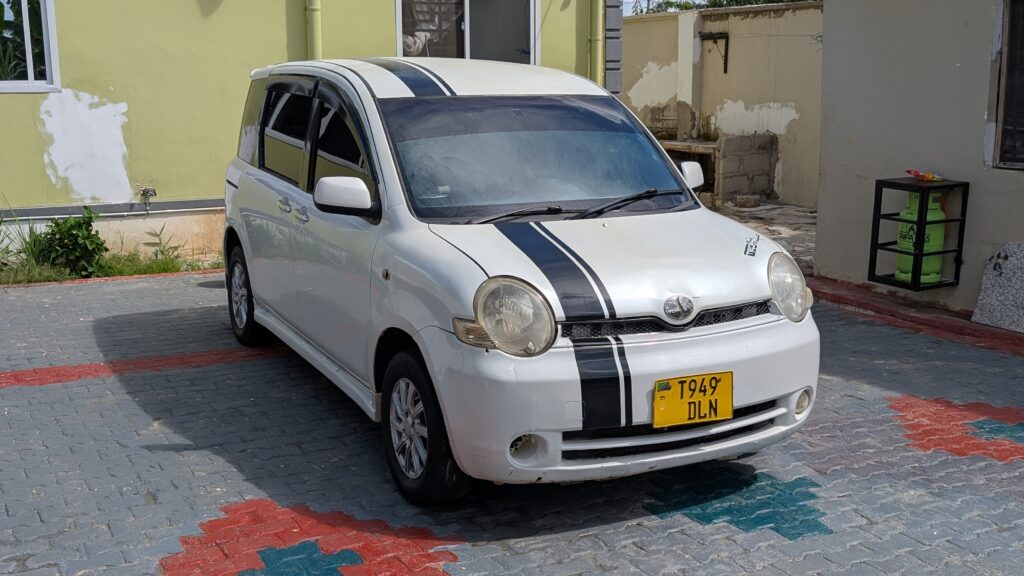 Buy Toyota Sienta 2005 for Sale in Dar es Salaam