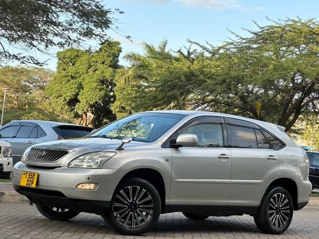 Magari Harrier 2007 lipo Dar es Salaam