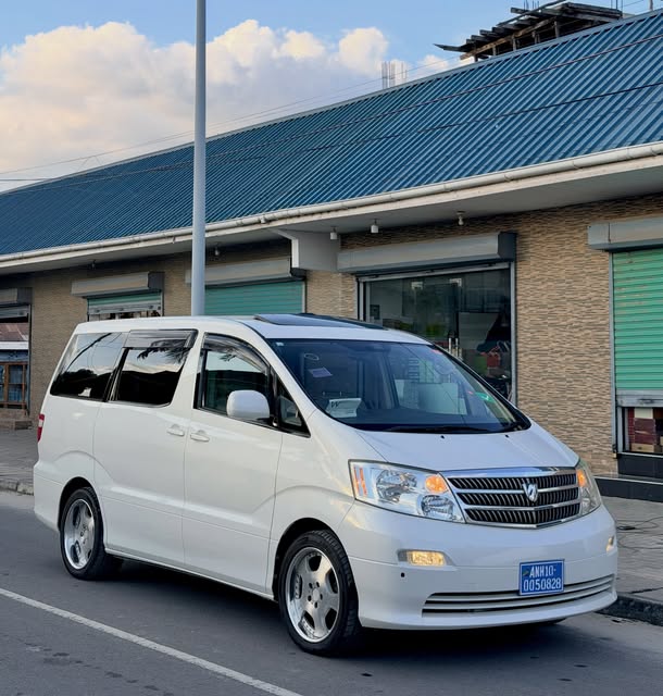 Magari Alphard 2004 lipo Dar es Salaam