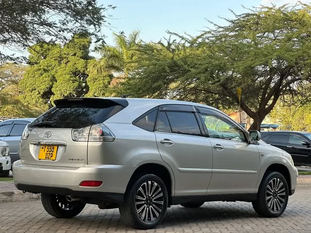 Magari Sokoni Toyota Harrier ya Bei Poa 2007