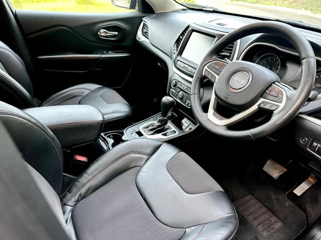 Jeep Cherokee 2016 for Sale in Dar es Salaam