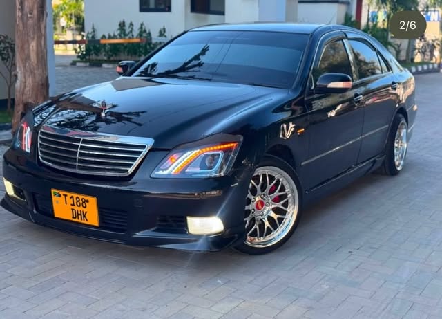Used Toyota Crown 2006 for Sale in Dar es Salaam