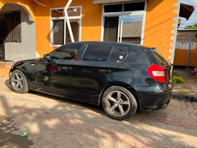 Magari Sokoni BMW 1 Series ya Bei Poa 2007