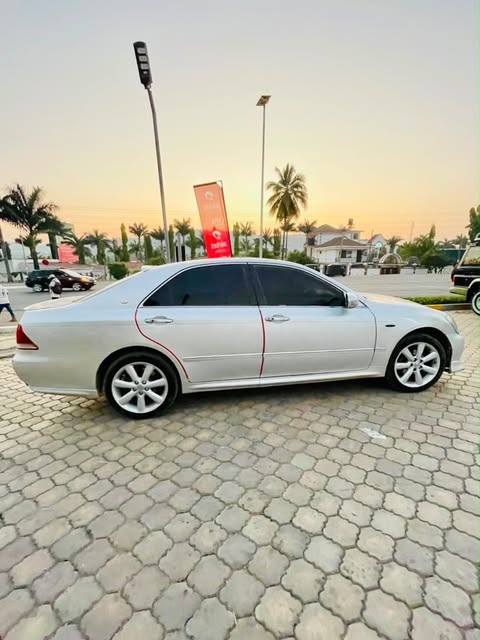 Toyota Crown 2006 for Sale in Mwanza