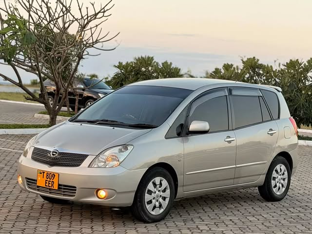 Toyota Spacio bei poa sokoni Dar es Salaam Tanzania