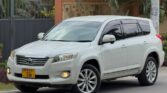Magari Sokoni Toyota Vanguard ya Bei Poa 2010