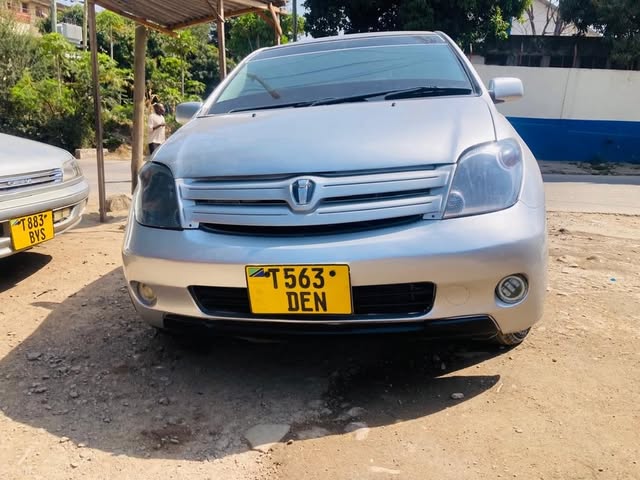 Toyota IST bei poa sokoni Mwanza Tanzania