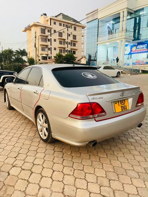 For Sale Toyota Crown 2006 in Mwanza