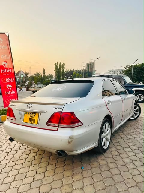 Buy Toyota Crown 2006 for Sale in Mwanza
