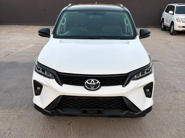 Toyota Fortuner bei poa sokoni Dar es Salaam Tanzania