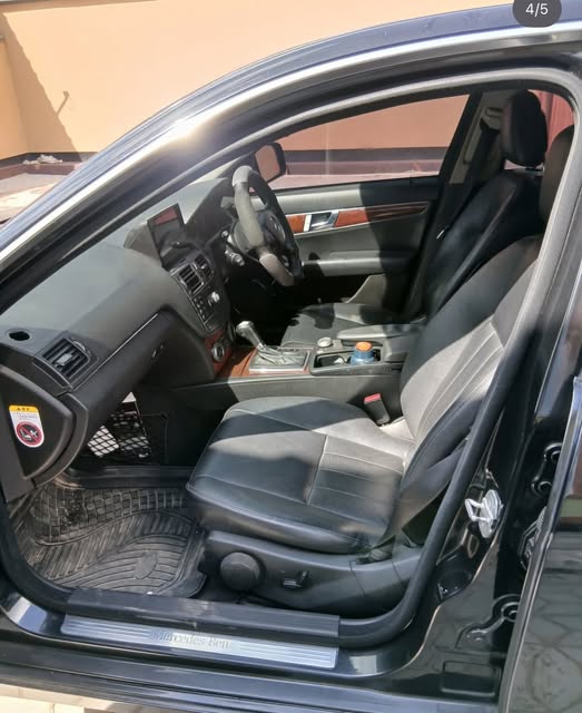 Magari C-Class 2009 lipo Dar es Salaam