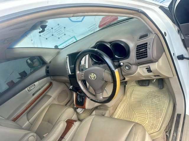 Toyota Harrier bei poa sokoni Dar es Salaam Tanzania