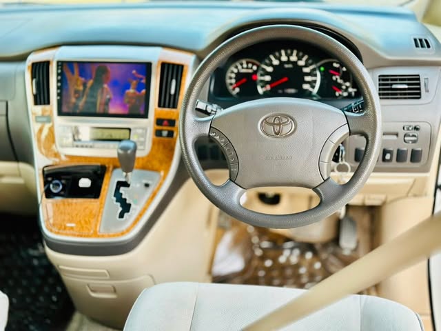 Toyota Alphard bei poa sokoni Mwanza Tanzania