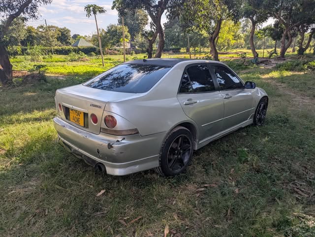Toyota Altezza 2000 for Sale in Dar es Salaam