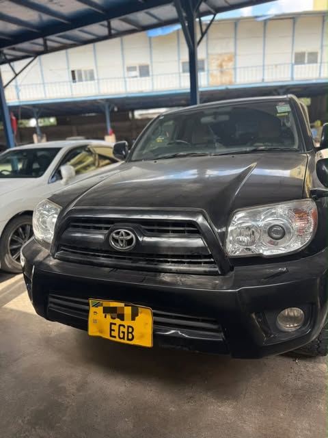Bei ya Toyota Surf 2004 Sokoni Dar es Salaam Tanzania