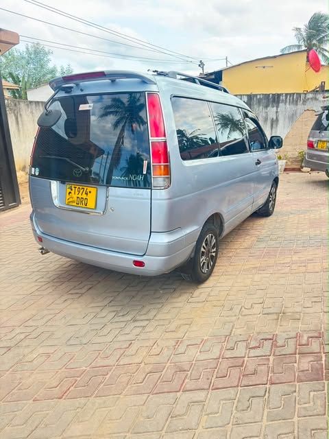 Price Of Toyota Noah 2000 for Sale in Tanzania