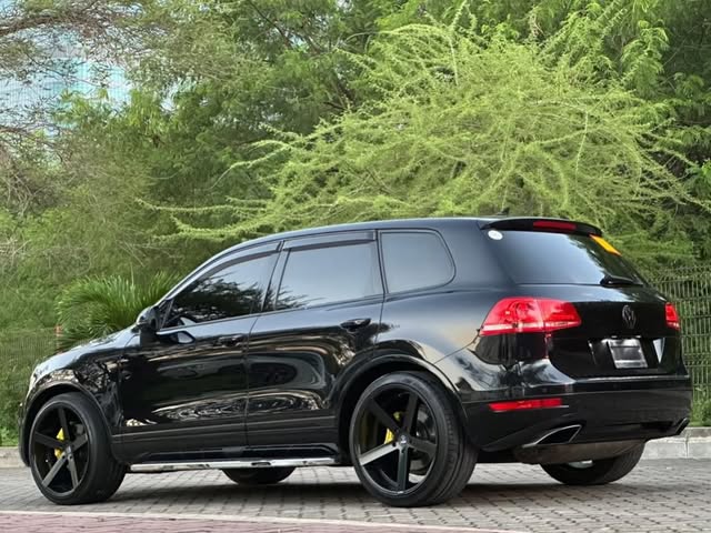 Magari Sokoni Volkswagen Touareg ya Bei Poa 2011