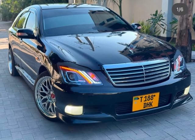 Buy Toyota Crown 2006 for Sale in Dar es Salaam