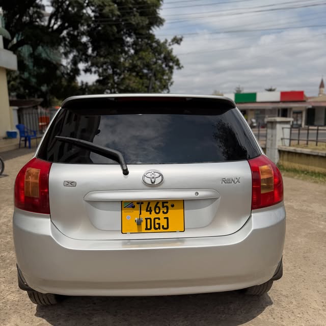 Toyota RunX bei poa sokoni Arusha Tanzania