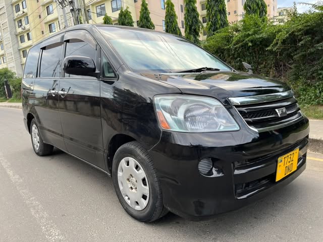 Price Of Toyota Noah 2005 for Sale in Tanzania