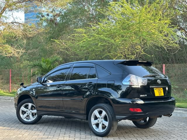 Toyota Harrier bei poa sokoni Dar es Salaam Tanzania