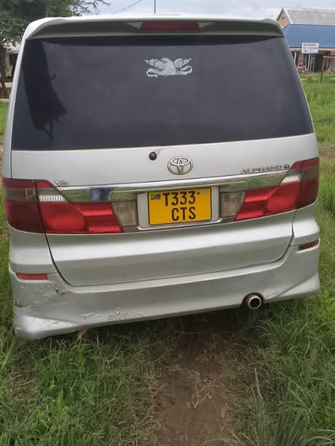 Magari Used Toyota Alphard 2005 Dar es Salaam Tanzania