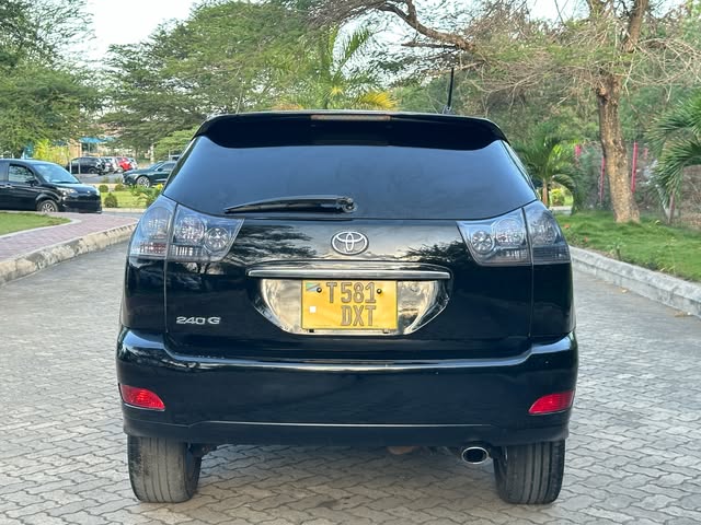 Magari Harrier 2006 lipo Dar es Salaam
