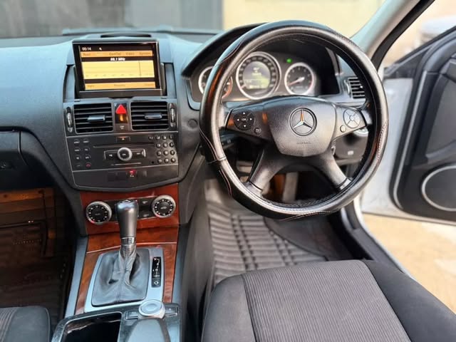 Bei ya Benz C-Class 2008 Sokoni Dar es Salaam Tanzania