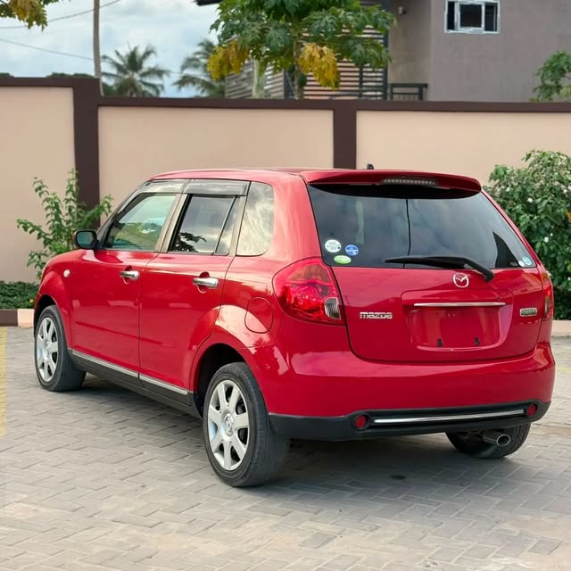 Mazda Verisa bei poa sokoni Dar es Salaam Tanzania