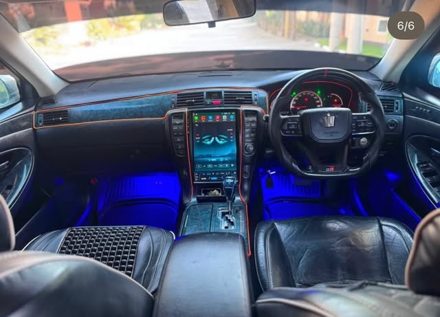 Price Toyota Crown 2006 for Sale in Dar es Salaam